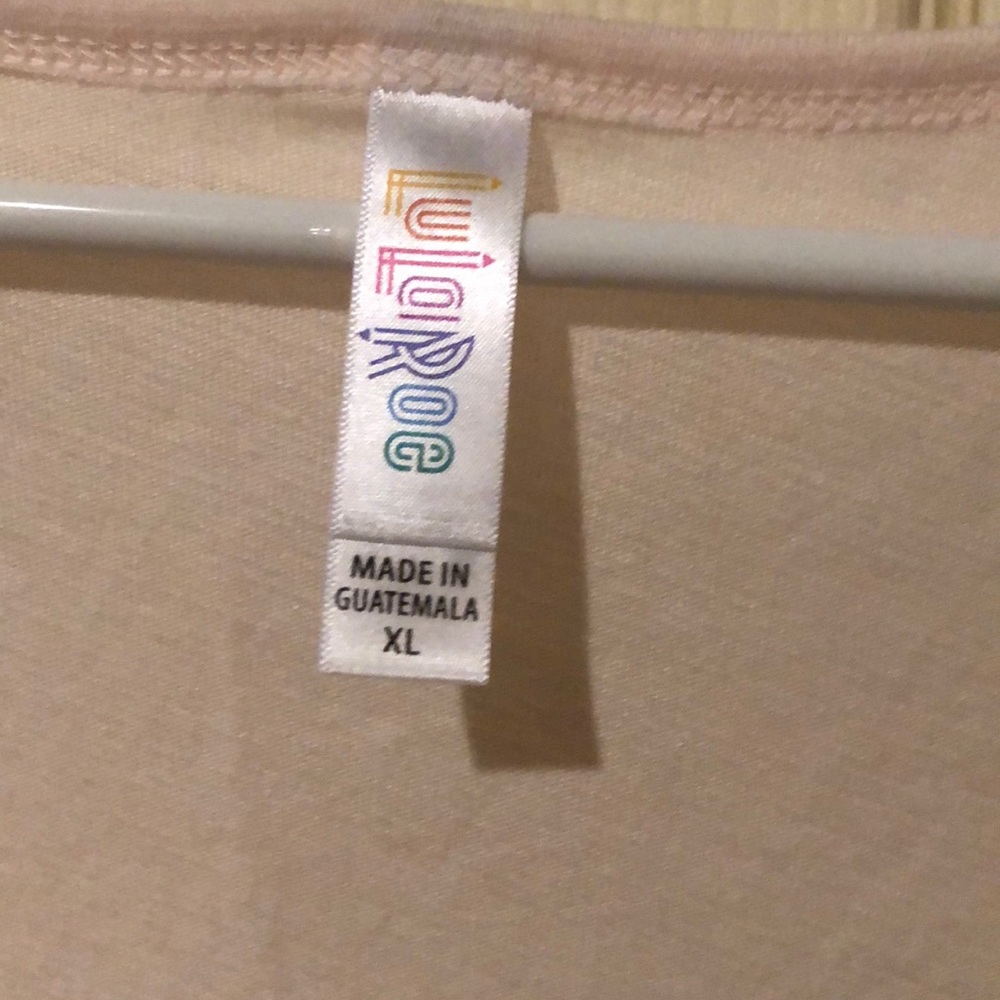 LuLaRoe Classic T - Picture 2 of 4